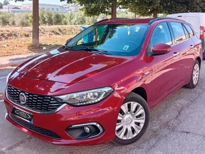 Usata Fiat Tipo Lounge 120 CV (88 kW) 2017 Rosso Station wagon