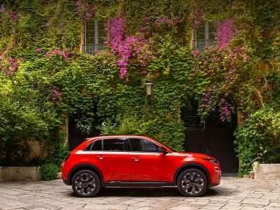 Nuova Fiat 600 Icon 101 CV (74 kW) 2026 Argento SUV