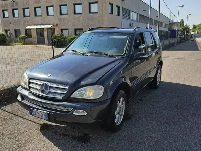 Usata Mercedes ML270 163 CV (119 kW) 2003 Bluazzurro SUV