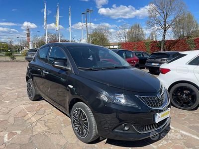 Usata Lancia Ypsilon Gold 69 CV (50 kW) 2023 Nero Utilitaria