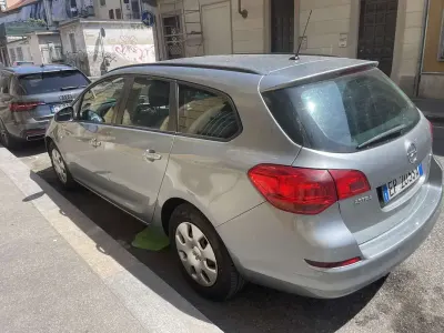 Usata Opel Astra 110 CV (80 kW) 2013 Station wagon