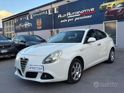Usata Alfa Romeo Giulietta Distinctive 105 CV (77 kW) 2011 Bianco Utilitaria