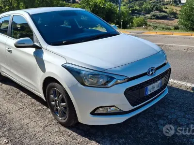 Usata Hyundai i20 84 CV (61 kW) 2018 Bianco Berlina