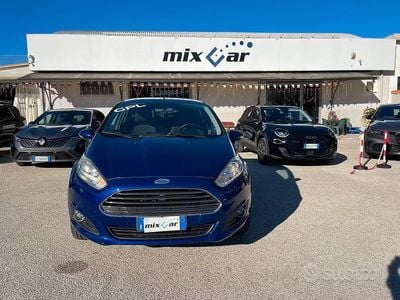 Usata Ford Fiesta Titanium 97 CV (71 kW) 2013 Blu Berlina