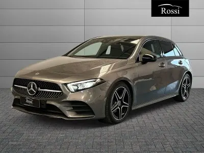 Usata Mercedes A180 Premium 116 CV (85 kW) 2021 Grigio medio metallizzato Berlina