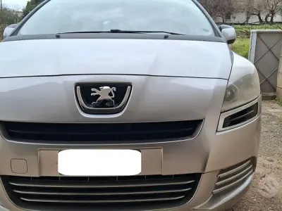 Usado Peugeot 5008 Business-Line 109 CV (80 kW) 2010 Gris Monovolumen
