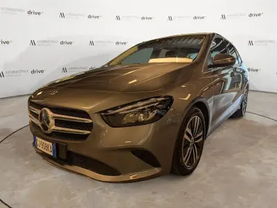 Usata Mercedes B180 116 CV (85 kW) 2022 Grigio Monovolume