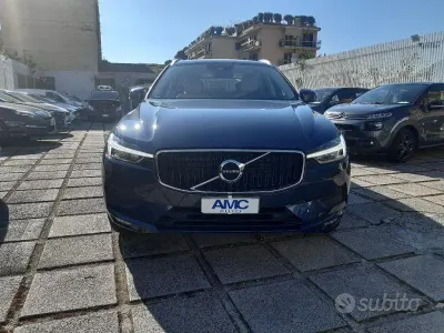 Usata Volvo XC60 Momentum 197 CV (144 kW) 2021 Blu SUV