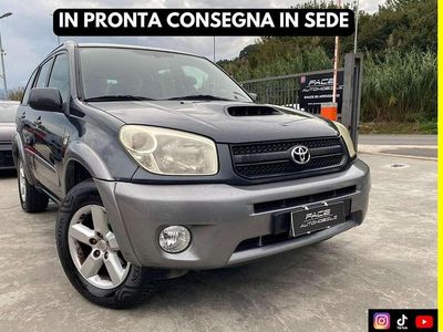 Usata Toyota RAV4 116 CV (85 kW) 2004 Grigio SUV