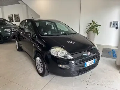 Usata Fiat Grande Punto 69 CV (50 kW) 2011 Nero Utilitaria