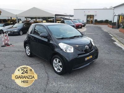 Usata Toyota iQ Sol 68 CV (50 kW) 2010 Nero Utilitaria