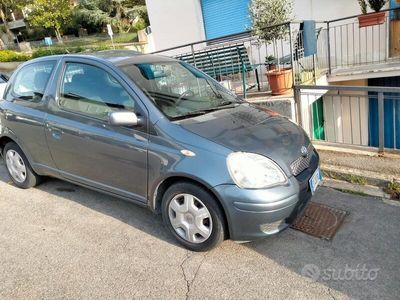 usata Toyota Yaris 1.0i 16V cat 3 porte '03