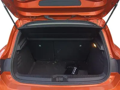 Usata Renault Clio Equilibre 100 CV (73 kW) 2023 Arancione Utilitaria