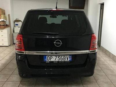 Usata Opel Zafira 150 CV (110 kW) 2008 Nero Monovolume
