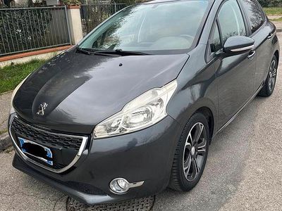 Usata Peugeot 208 Active 95 CV (69 kW) 2015 Grigio Utilitaria