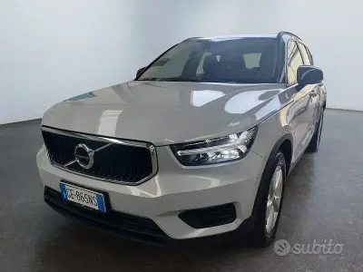 Usata Volvo XC40 Momentum 129 CV (94 kW) 2021 Grigio SUV