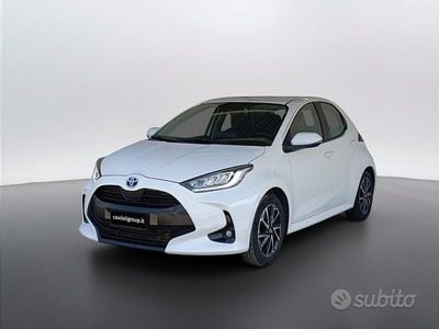 Usata Toyota Yaris Hybrid Trend 92 CV (67 kW) 2022 Bianco Berlina