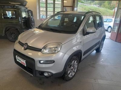 Usado Fiat Panda 4x4 Trekking 75 CV (55 kW) 2013 Plateado Utilitario