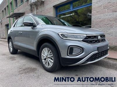 Usata VW T-Roc Pro 150 CV (110 kW) 2024 Argento SUV