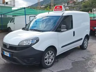 Usata Fiat Doblò Lounge 120 CV (88 kW) 2021 Bianco Monovolume