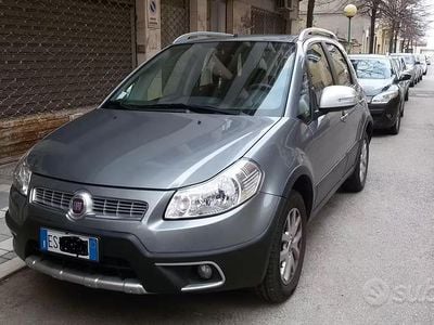 Usata Fiat Sedici 120 CV (88 kW) 2013 Grigio SUV