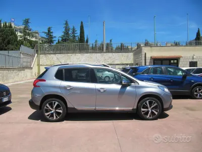 Usata Peugeot 2008 Allure 99 CV (72 kW) 2015 Grigio SUV
