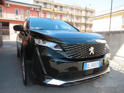 Usata Peugeot 3008 Allure 131 CV (96 kW) 2022 Nero SUV