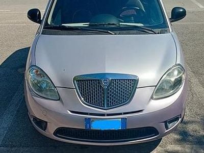 Begagnad Lancia Ypsilon 2010 Halvkombi