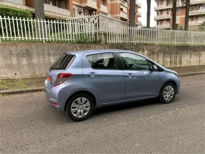 Usata Toyota Yaris Lounge 69 CV (50 kW) 2012 Utilitaria