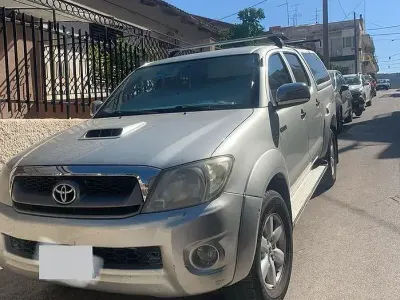Usata Toyota HiLux 171 CV (125 kW) 2009 Grigio Pick-up