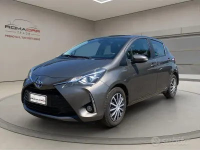 Usata Toyota Yaris Hybrid 73 CV (53 kW) 2018 Grigio Monovolume