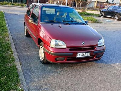 Usata Renault Clio 78 CV (57 kW) 1997 Rosso Utilitaria