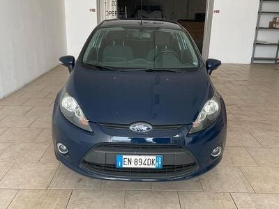 Usata Ford Fiesta 60 CV (44 kW) 2012 Blu Utilitaria