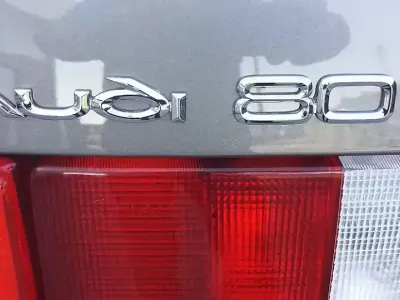 Usata Audi 80 73 CV (53 kW) 1989 Grigio Berlina