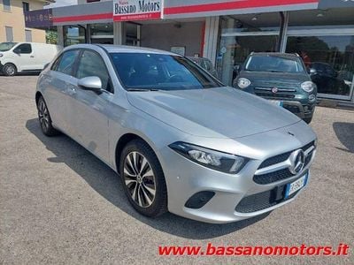 Usata Mercedes A250 Business 160 CV (117 kW) 2022 Argento metallizzato Berlina