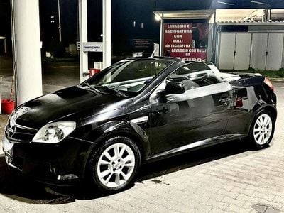 Usata Opel Tigra Edition 90 CV (66 kW) 2007 Nero Cabrio