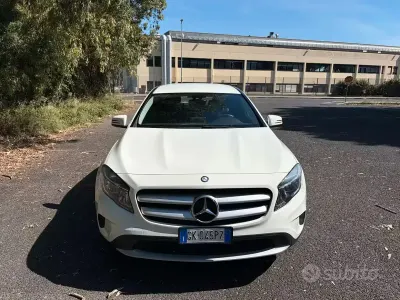 Usata Mercedes GLA180 109 CV (80 kW) 2017 Bianco SUV