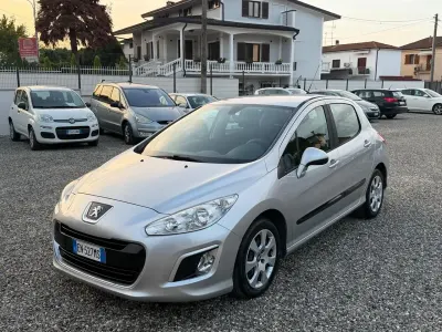 Usata Peugeot 308 Access 112 CV (82 kW) 2012 Argento Berlina