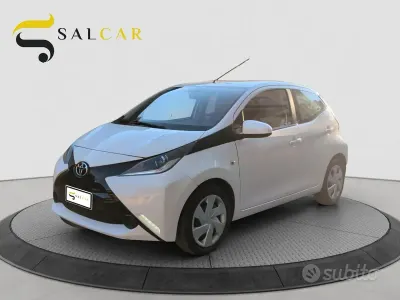 Usata Toyota Aygo X-play 69 CV (50 kW) 2018 Bianco Utilitaria