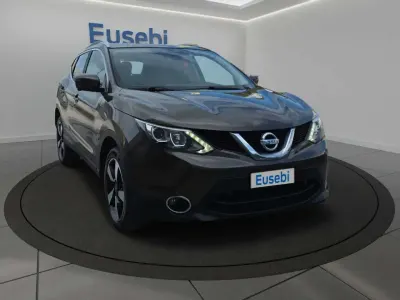 Usata Nissan Qashqai N-Connecta 110 CV (80 kW) 2017 Marrone SUV