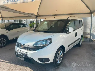 Usata Fiat Doblò Lounge 120 CV (88 kW) 2019 Bianco Monovolume