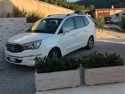 Usata SsangYong Rodius 155 CV (114 kW) 2015 Bianco Monovolume