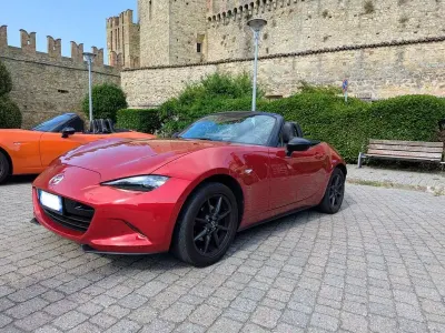 Usata Mazda MX5 Evolve 131 CV (96 kW) 2017 Rosso Cabrio