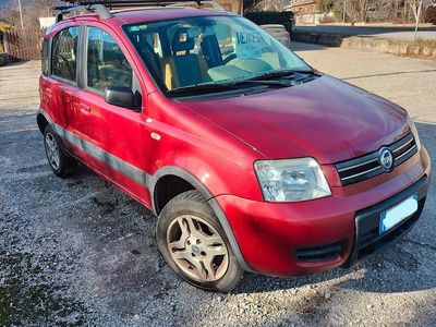 Usata Fiat Panda 4x4 60 CV (44 kW) 2005 Rosso Utilitaria