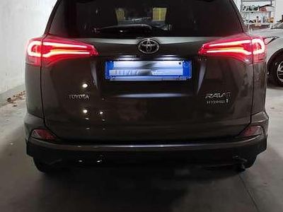 Usata Toyota RAV4 Hybrid Active 155 CV (114 kW) 2018 Bronzo SUV