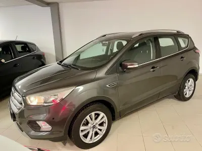 Usata Ford Kuga Titanium 120 CV (88 kW) 2018 Grigio SUV