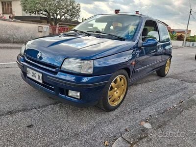 Usata Renault Clio 147 CV (108 kW) 1995 Utilitaria