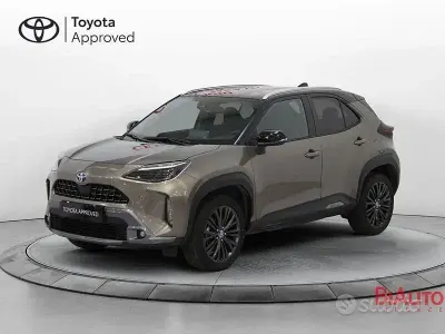 Käytetty Toyota Yaris Cross 116 HP (85 kW) 2022 Ruskea Katumaasturi