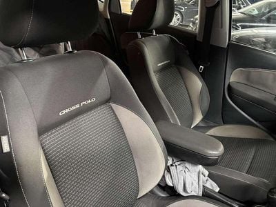 Usata VW Polo Cross 90 CV (66 kW) 2015 Grigio Utilitaria