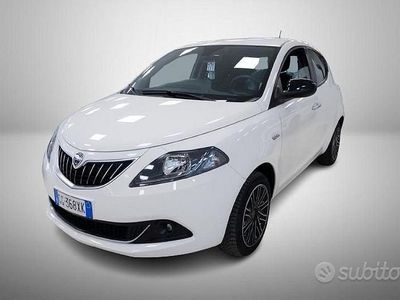 Usata Lancia Ypsilon Gold 70 CV (51 kW) 2021 Bianco Utilitaria